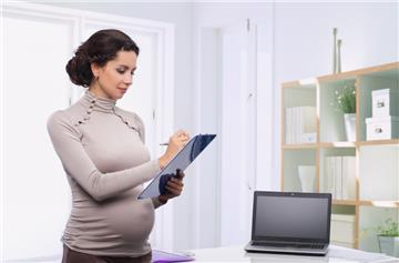 Nghỉ hưởng thai sản, người lao động có cần báo trước?