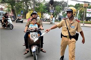 5 trường hợp cảnh sát giao thông được dừng xe đang lưu thông