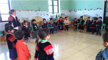 Hỗ trợ giáo viên mầm non dạy tiếng Việt trẻ em dân tộc 450.000 đồng/tháng