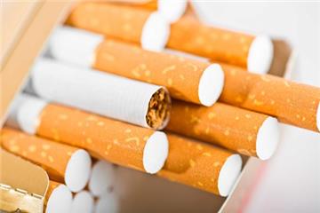 Từ 15/10 bán 1 bao thuốc lá nhập lậu bị phạt 3 triệu đồng