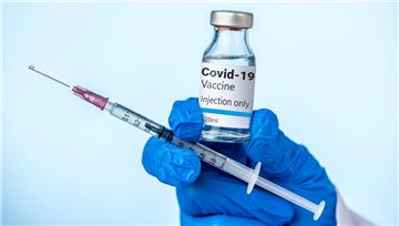 Có nên tiêm mũi 3 vắc xin Covid-19 không? Tiêm loại nào phù hợp?