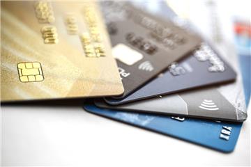 Có thể đổi thẻ từ sang thẻ ATM gắn chip bằng những cách nào?