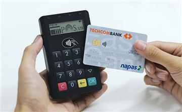 Thẻ từ ATM được dùng sau 31/12/2021, người dân vẫn gặp nhiều khó khăn?