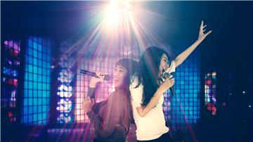 Điều kiện để dịch vụ karaoke, vũ trường mở cửa trở lại là gì?