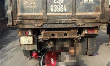 Lùi xe trên đường cao tốc phạt bao nhiêu tiền?