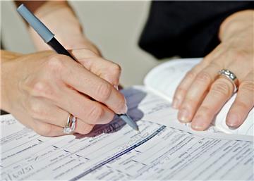 Những loại giấy tờ phải mang theo khi lái xe gồm những gì?