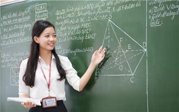 Giáo viên THPT hạng 3: Tiêu chuẩn và mức lương thế nào?