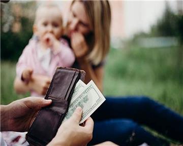 Cấp dưỡng là gì? Người có quyền yêu cầu thực hiện nghĩa vụ cấp dưỡng là ai?