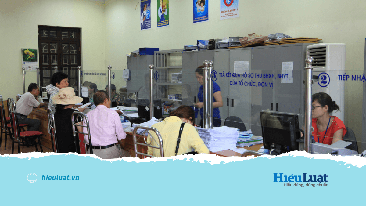 hồ sơ nhận trợ cấp thất nghiệp  Người lao động chuẩn bị và chờ nộp hồ sơ nhận trợ cấp thất nghiệp