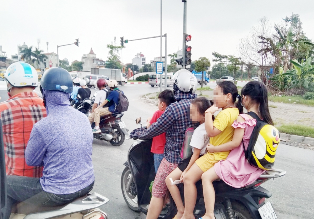 Thực trạng người tham gia giao thông không đội mũ bảo hiểm