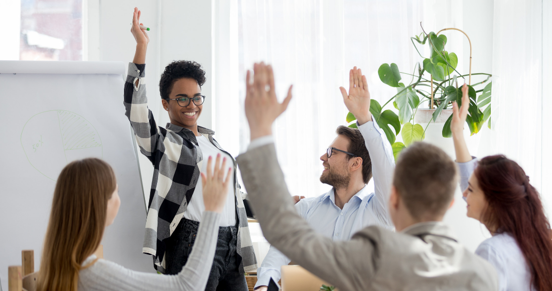 Nhân viên có quyền đóng góp ý kiến Nhân viên có quyền đóng góp ý kiến trong các cuộc thảo luận