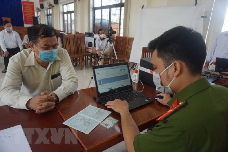 dang-ki-tai-khoan-dinh-danh-dien-tu-muc-2-tai-cong-an-xa-phuong Đăng kí tài khoản định danh điện tử mức 2 tại Công an xã, phường