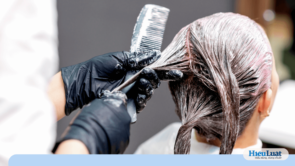Công chức viên chức nhuộm tóc xăm hình có vi phạm không
