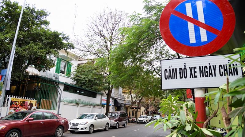 Biển cấm đỗ xe ngày chẵn Biển cấm đỗ xe ngày chẵn P.131c