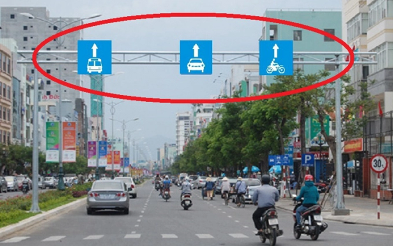 Xử phạt hành chính với lỗi đi sai làn đường