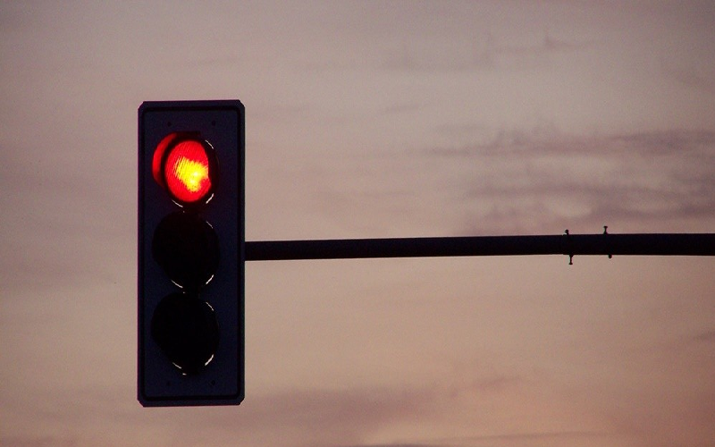 Đèn đỏ có được quay đầu không?