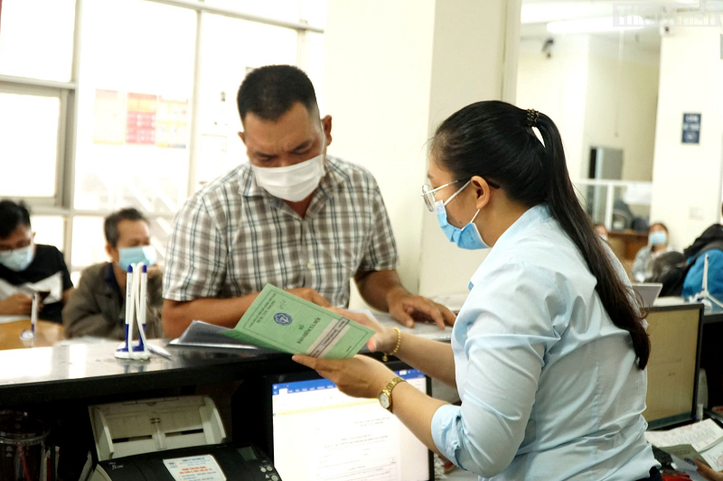 Thời điểm người lao động được hưởng lương hưu sau khi đóng đủ tiền BHXH