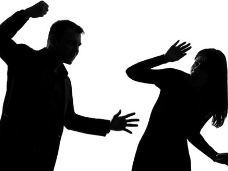 Bị bạo hành gia đình cần làm gì?