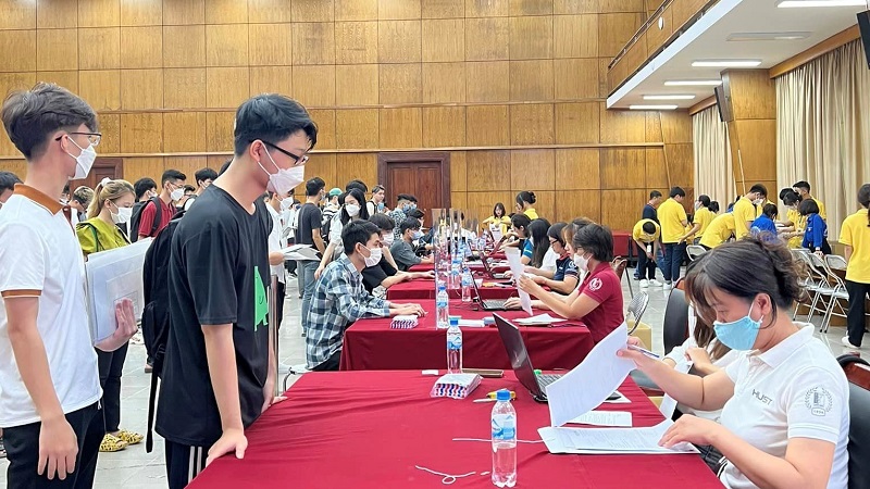 Thủ tục nhập học đại học 2023