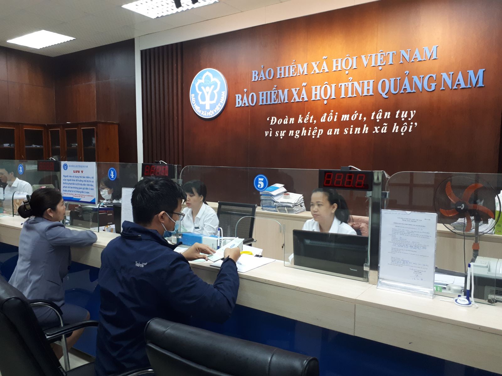 tạm ngừng kinh doanh có phải nộp BHXH Công ty tạm ngừng kinh doanh có phải nộp BHXH?