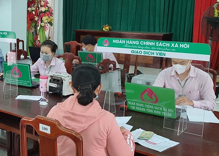 Điều kiện để hộ nghèo vay vốn Ngân hàng Chính sách?