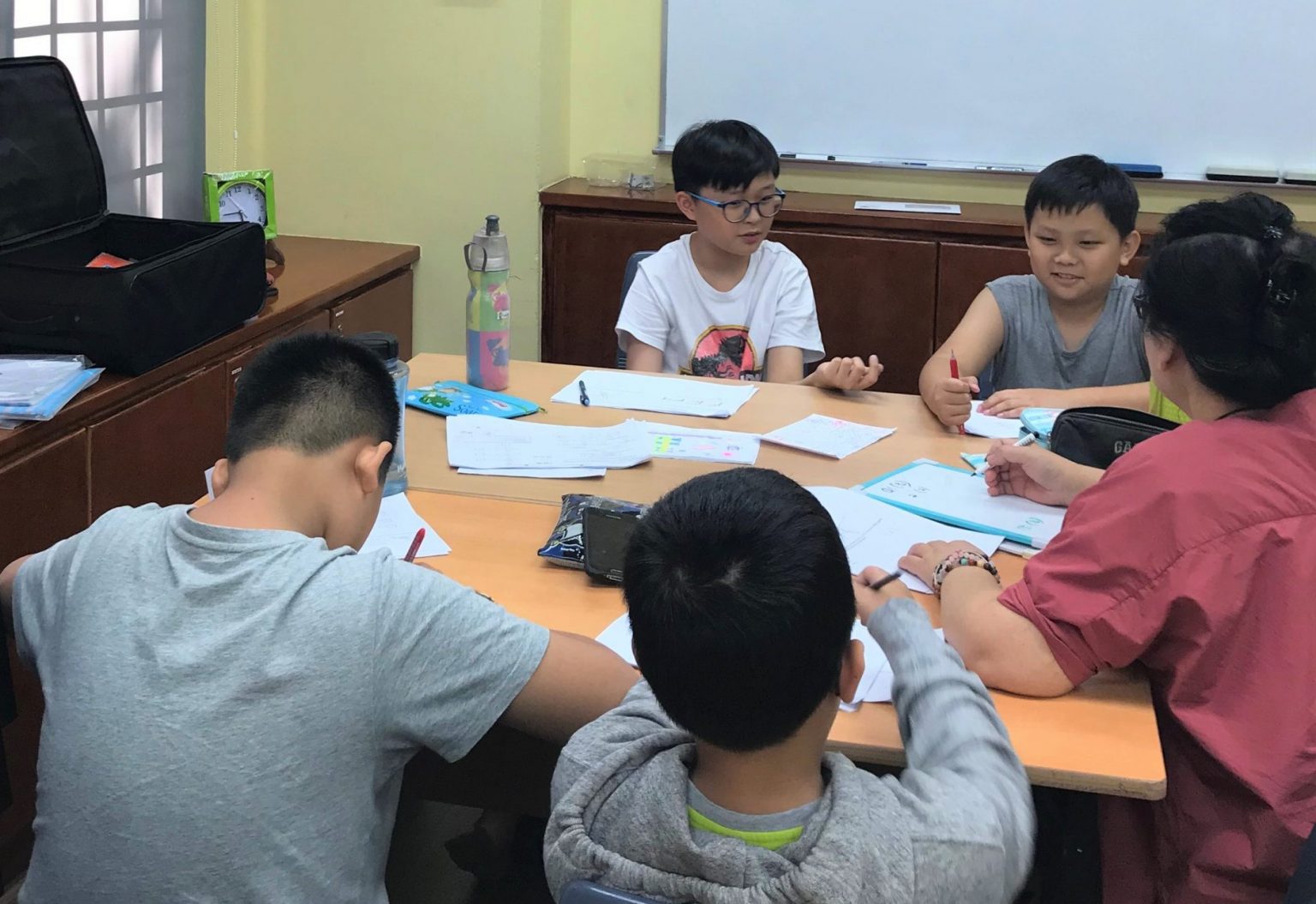 giáo viên tiểu học dạy thêm Giáo viên tiểu học dạy thêm bị phạt thế nào?