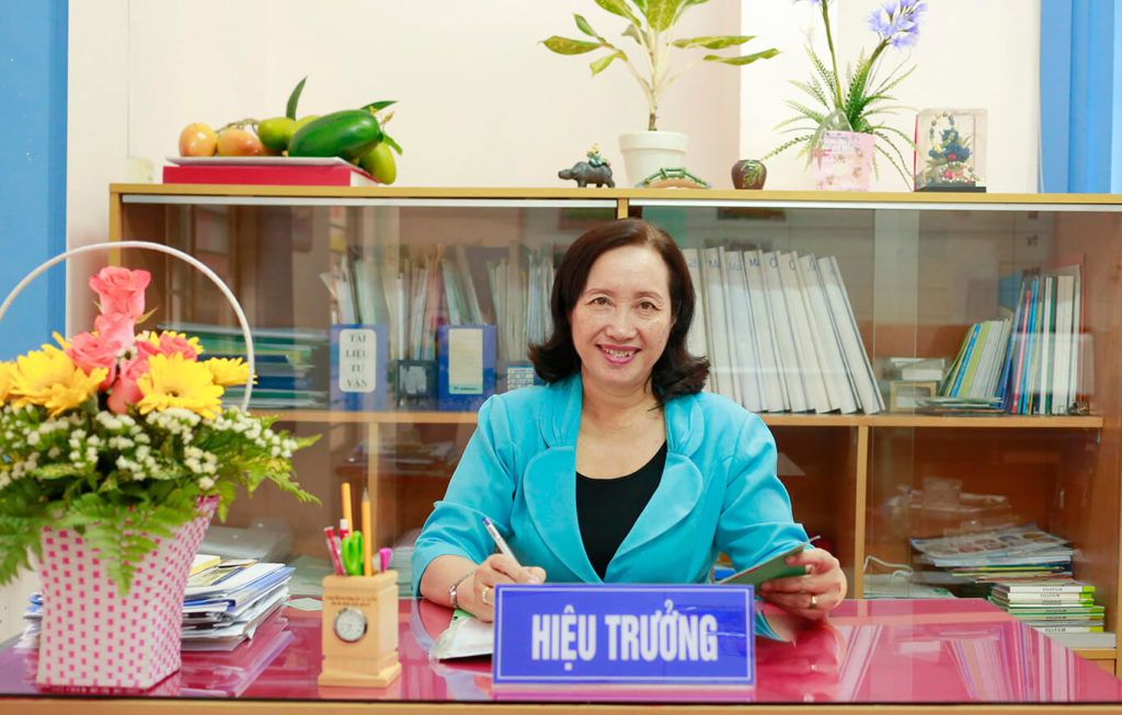 Hiệu trưởng là ai? Là công chức hay viên chức?
