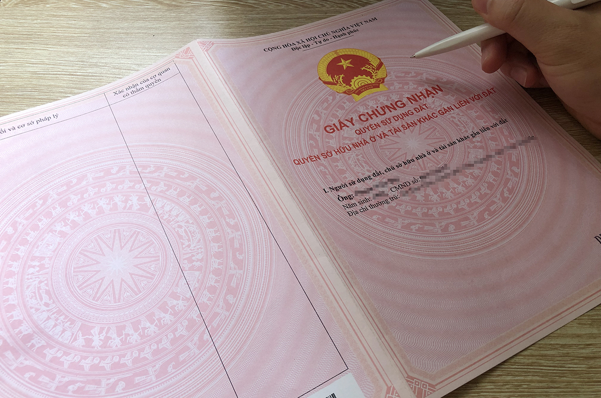 thủ tục đứng tên trên sổ đỏ 1 mình  Điều kiện để đứng tên trên sổ đỏ 1 mình