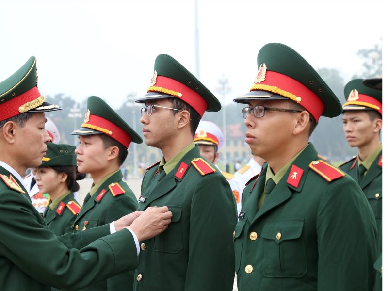 Công an được xét thăng quân hàm