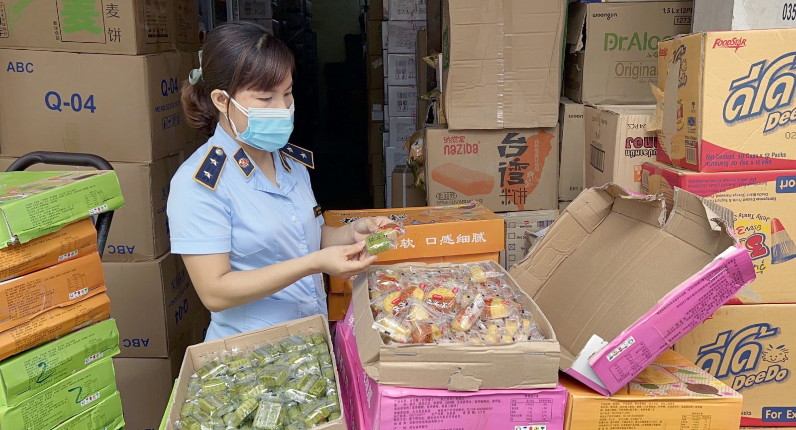 phân biệt hàng giả và hàng nhái Sản xuất, buôn bán hàng giả, hàng nhái bị xử lý thế nào?