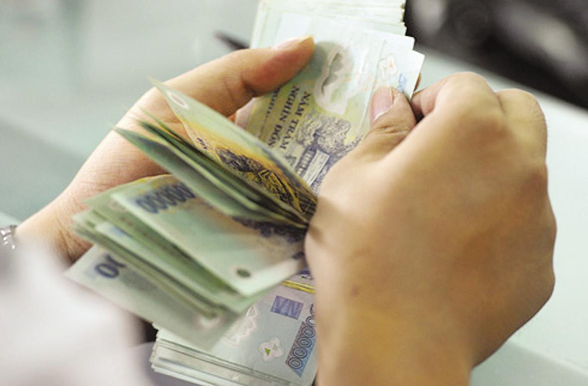 Ai phải đóng thuế TNCN và BHXH