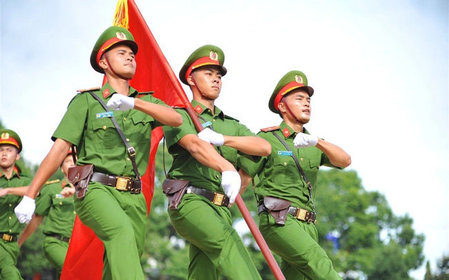 Hạn tuổi phục vụ của cấp Tướng là bao nhiêu?