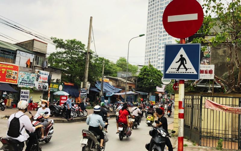 biển cấm đi ngược chiều Biển cấm đi ngược chiều có được rẽ trái không?