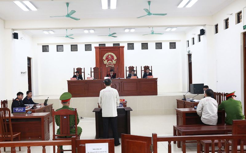 Hội đồng xét xử hình sự gồm những ai