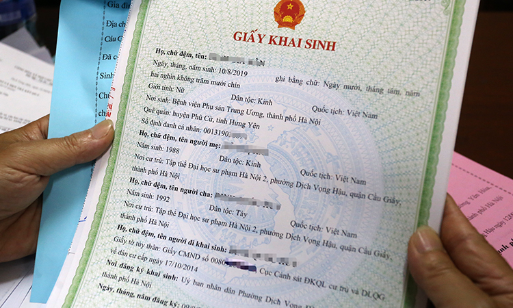 Thủ tục bổ sung tên cha vào Giấy khai sinh hiện nay