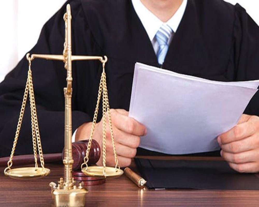 Không phải luật sư có được bào chữa?