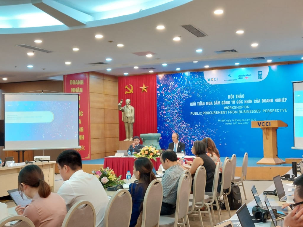 đấu thầu mua sắm công là gì Đấu thầu mua sắm công và đấu thầu mua sắm hàng hóa khác nhau thế nào?