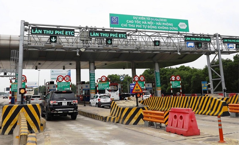 trốn trạm thu phí có bị phạt không Mức phí dịch vụ sử dụng đường bộ