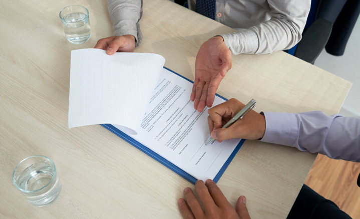 hợp đồng lao động bằng lời nói Hợp đồng lao động bằng lời nói giao kết vi phạm quy định sẽ bị xử lý thế nào?