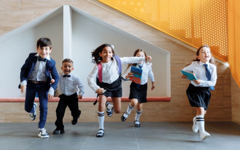 Có bắt buộc tham gia hoạt động ngoại khóa không?