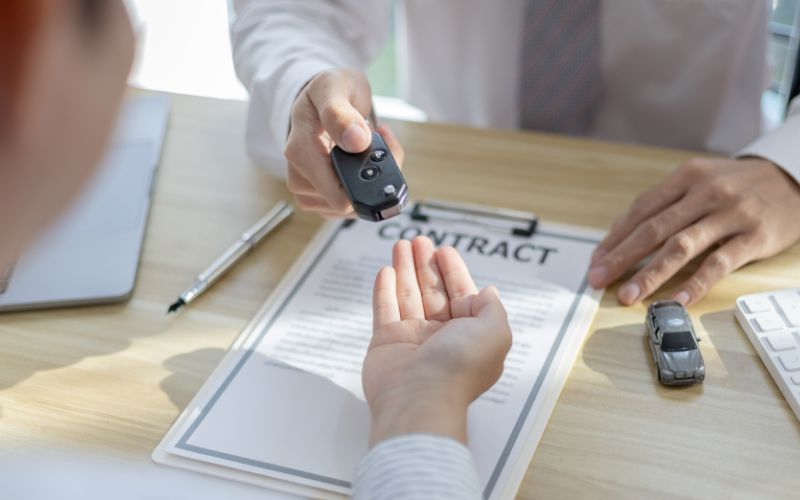 Người trên 60 tuổi thi bằng lái xe ô tô cần chuẩn gì giấy tờ gì?