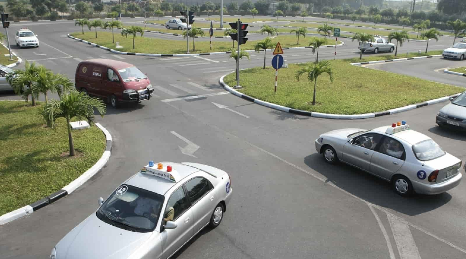 Thi sát hạch gồm những gì?