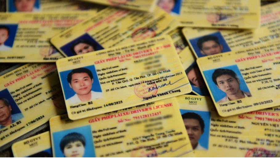 Mức phạt khi sử dụng Giấy phép lái xe đã bị trừ hết điểm Mức phạt khi sử dụng Giấy phép lái xe đã bị trừ hết điểm