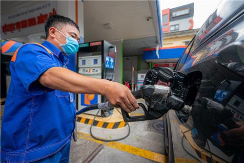Giá xăng, dầu ngày 29/5/2025 diễn biến trái chiều